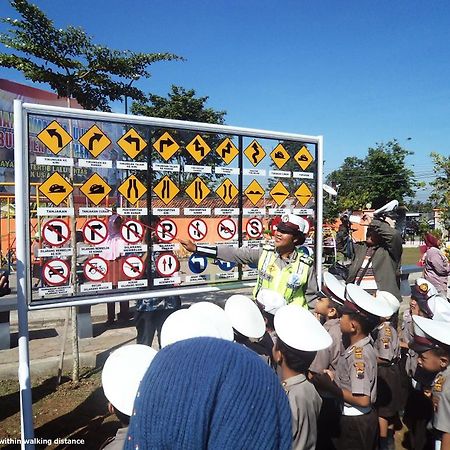 Zen Rooms Riau Natuna Bandung Bagian luar foto