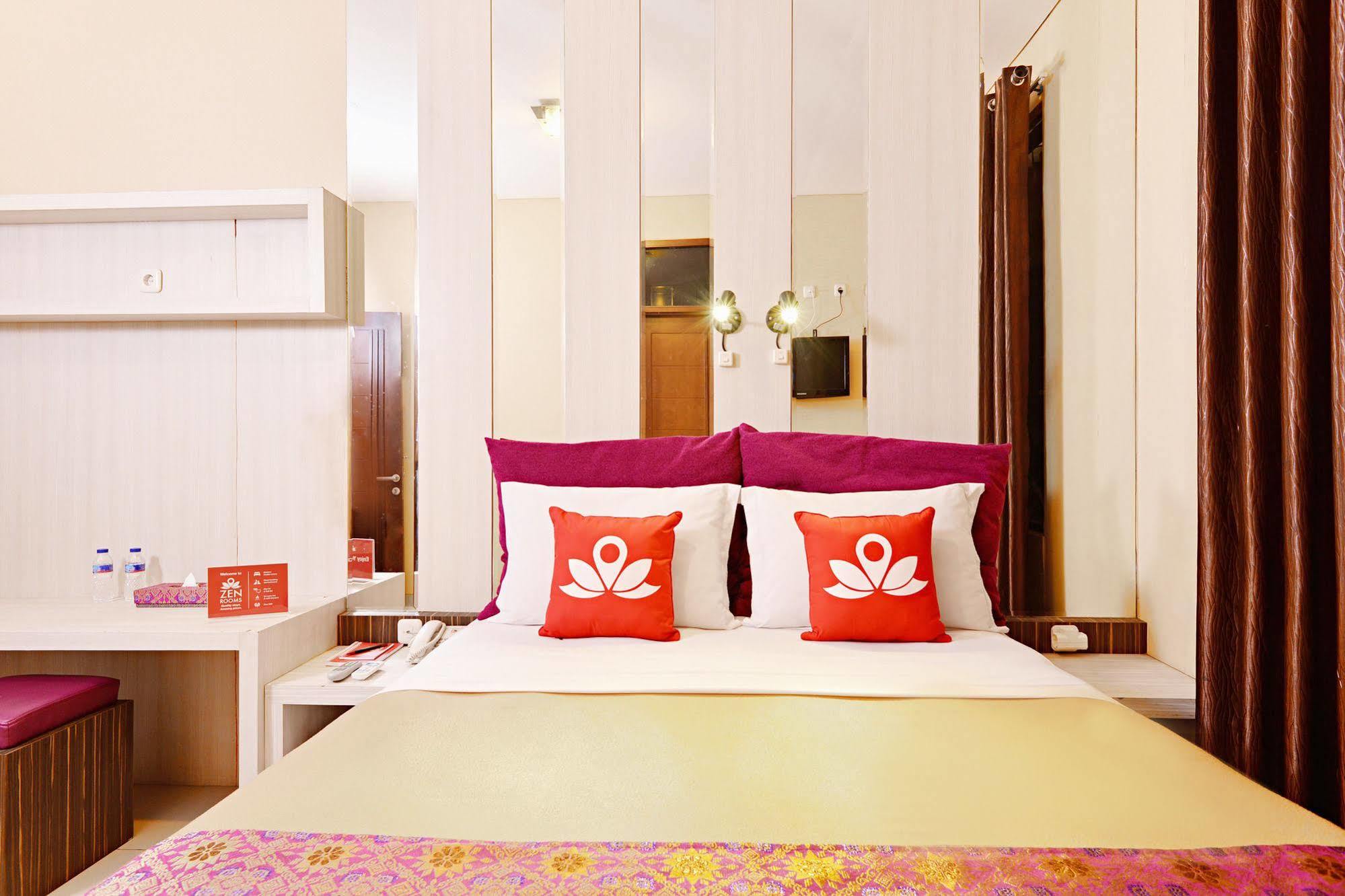 Zen Rooms Riau Natuna Bandung Bagian luar foto