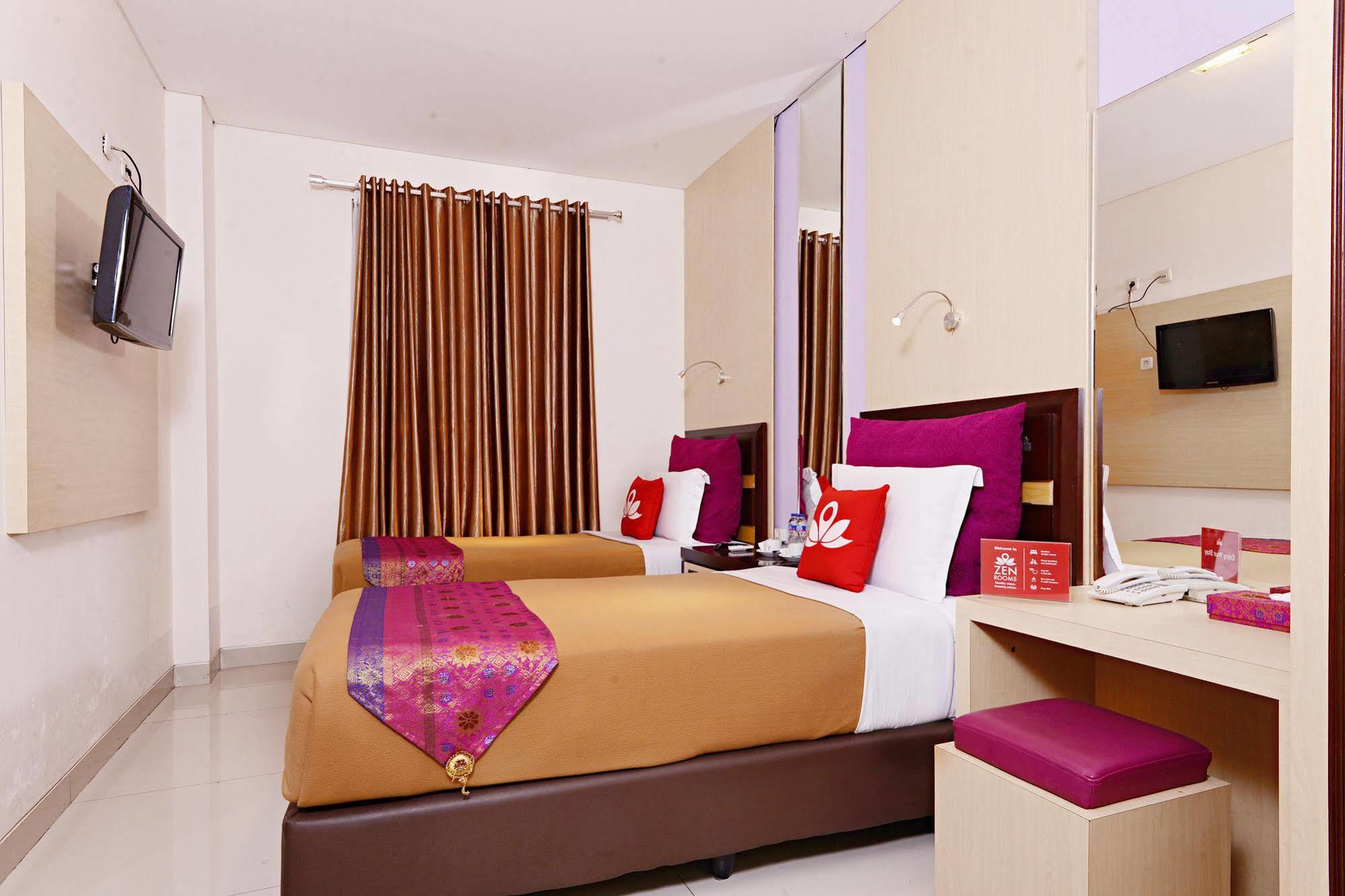 Zen Rooms Riau Natuna Bandung Bagian luar foto