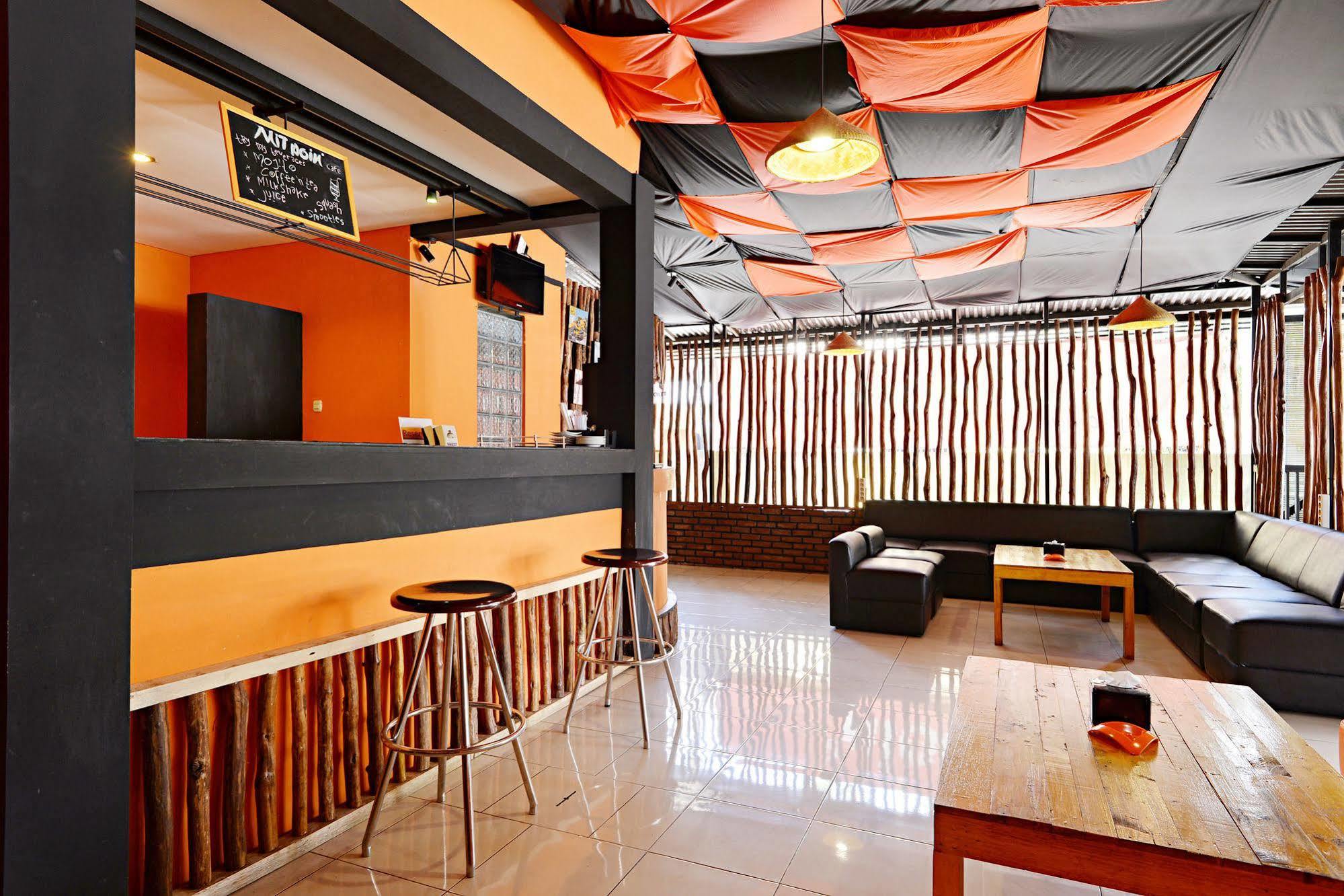 Zen Rooms Riau Natuna Bandung Bagian luar foto