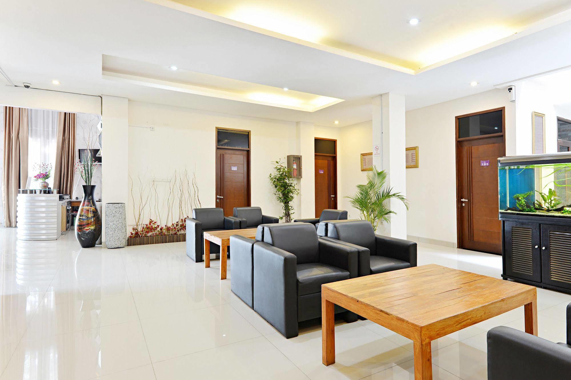 Zen Rooms Riau Natuna Bandung Bagian luar foto