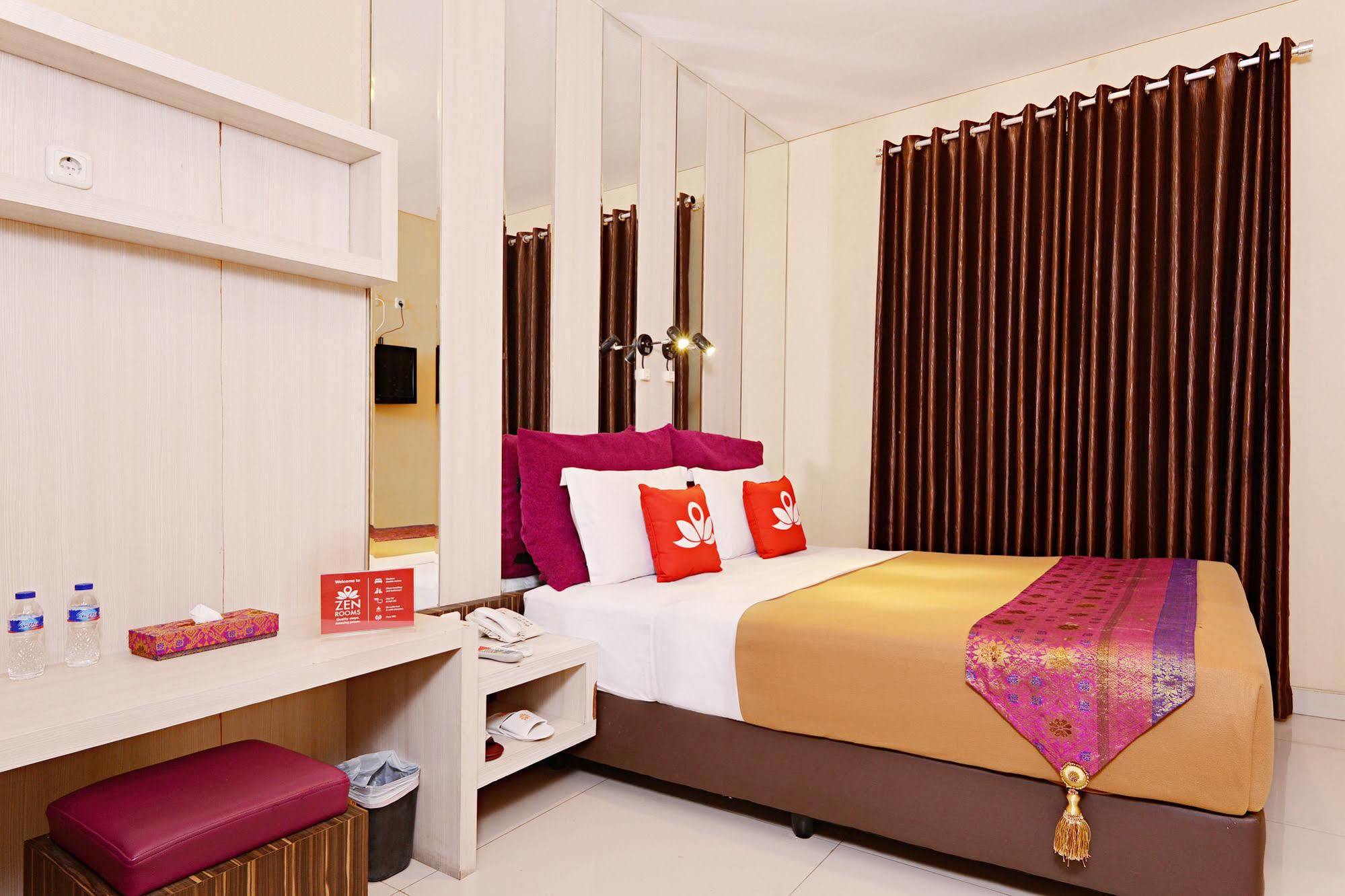Zen Rooms Riau Natuna Bandung Bagian luar foto