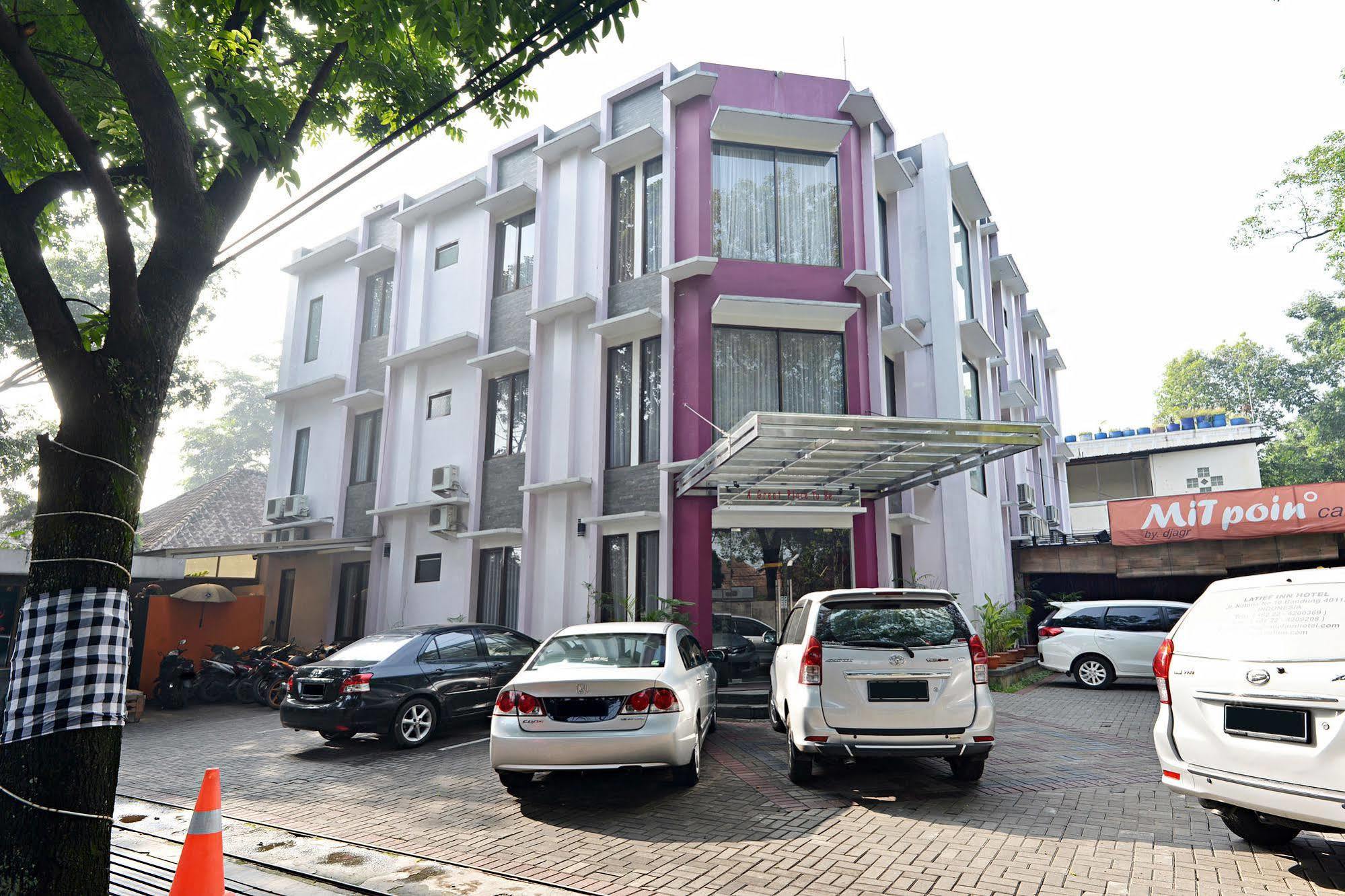 Zen Rooms Riau Natuna Bandung Bagian luar foto