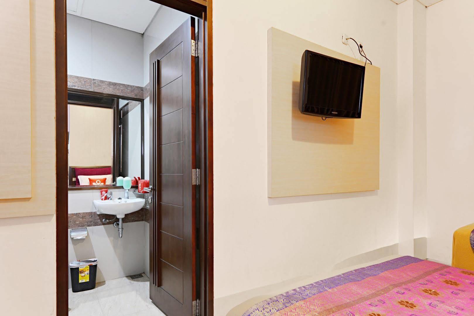 Zen Rooms Riau Natuna Bandung Bagian luar foto